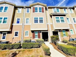 14124 W Pine Ln, Van Nuys, CA 91405