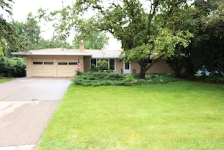 1986 Sharondale Ave, Saint Paul, MN 55113
