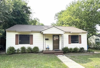 713 Martha Dr, Gladewater, TX 75647