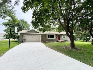 9 Bunker Cir, Monticello, MN 55362