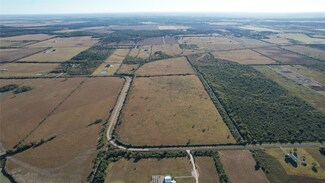 2578 W Bayshore Rd, Anahuac, TX 77514