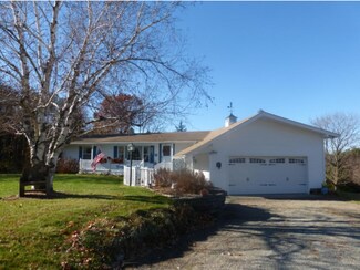 33 Quaker St, Ferrisburgh, VT 05456