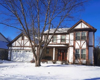 1501 Quaker Hollow Ct S, Buffalo Grove, IL 60089