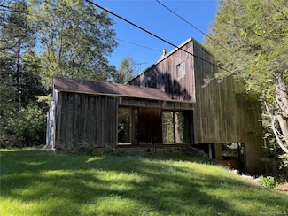 98 Eastwoods Rd, Pound Ridge, NY 10576