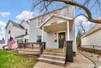 1240 Rennslaer St NW, Grand Rapids, MI 49504
