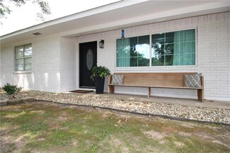 1118 Gaspard Ln, Marksville, LA 71351