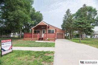 2014 W 5th St, Hastings, NE 68901