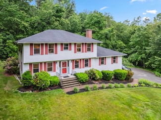 32 Berkeley St, Pelham, NH 03076