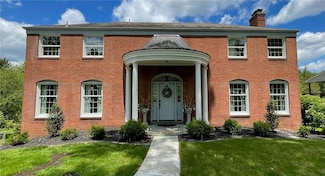 148 Warwick Dr, Pittsburgh, PA 15241
