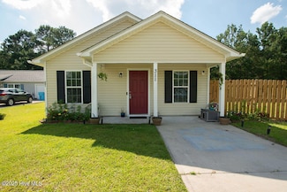 311 Snow Bell Ct, Richlands, NC 28574