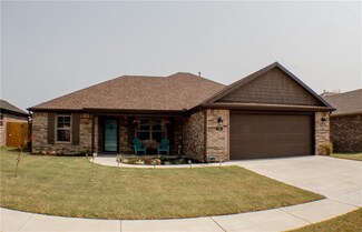 558 Brinley St, Tontitown, AR 72762