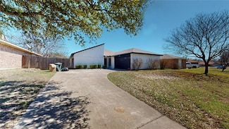105 Flaxseed Ln, Fort Worth, TX 76108