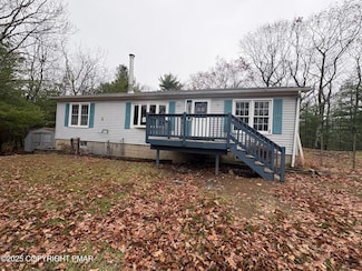 122 Plum Ln, Dingmans Ferry, PA 18328