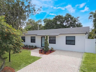 992 Mohican Blvd, Jupiter, FL 33458