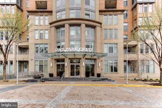 8220 Crestwood Heights Dr Unit 115, McLean, VA 22102