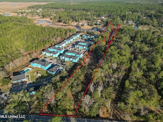 713 E North St, Pass Christian, MS 39571