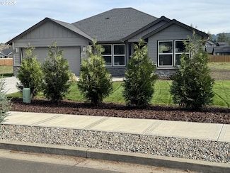 121 Gassman Rd, Castle Rock, WA 98611