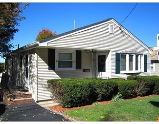 114 Pine Hill Cir, Waltham, MA 02451
