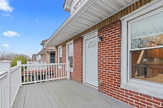 148 W Walnut St, Long Beach, NY 11561