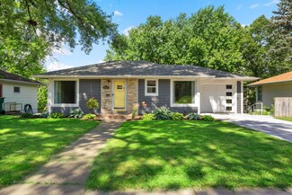 3241 Ewing Ave N, Robbinsdale, MN 55422