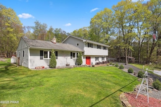 241 Niagara Dr, Pleasant Mount, PA 18453