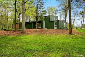 68051 Stoecker Ln, Richmond, MI 48062