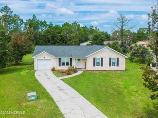 200 W Volant St, Hubert, NC 28539