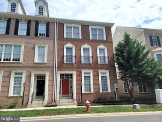 42496 Legacy Park Dr, Ashburn, VA 20148