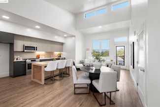 1545 32nd St Unit 301, Oakland, CA 94608