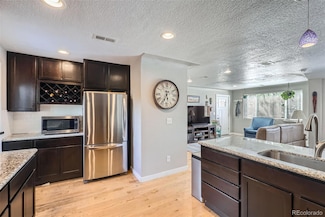 2901 N Glencoe St, Denver, CO 80207