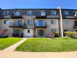 9460 Bay Colony Dr Unit 1N, Des Plaines, IL 60016