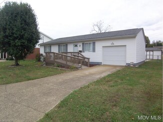 1718 Elizabeth St, Belpre, OH 45714