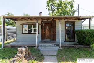 4935 N 15th St, Omaha, NE 68110