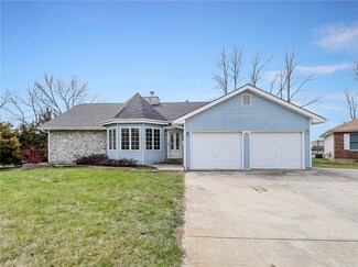18 Sandi Cir, Dearborn, MO 64439