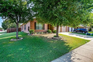 1801 Crested Butte Dr, Fort Worth, TX 76131
