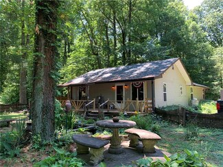 10325 Pine Ridge Rd, Poland, IN 47868