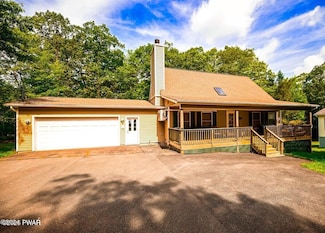 144 Eisenhower Dr, Dingmans Ferry, PA 18428