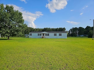 1897 Fairfield Rd, Manning, SC 29102