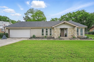 2108 Stonegate Dr N, Bedford, TX 76021