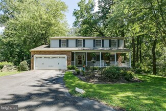 10907 Santa Clara Dr, Fairfax, VA 22030