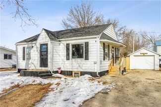 303 W High St, New Sharon, IA 50207