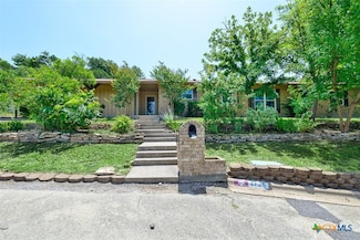 1725 Forest Hills Dr, Harker Heights, TX 76548