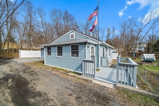 10 Dixon Ave, Auburn, MA 01501