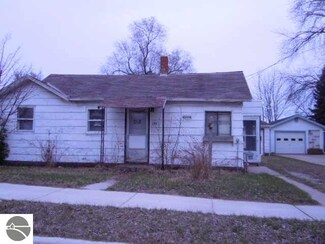 146 N Mackinaw St, Au Gres, MI 48703