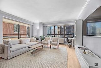 240 E 47th St Unit 19B, New York, NY 10017