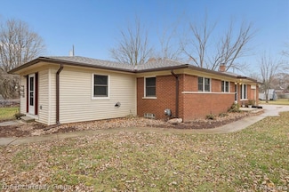 10110 Pheasant Lake Rd, South Lyon, MI 48178
