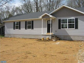 323 Carvin St, Clayton, NJ 08312