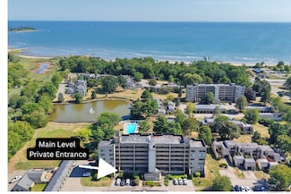 85 Viscount Dr Unit B12, Milford, CT 06460