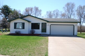 207 W Lafollette St, Pardeeville, WI 53954