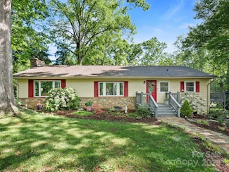 52 Fairway Dr, Asheville, NC 28805